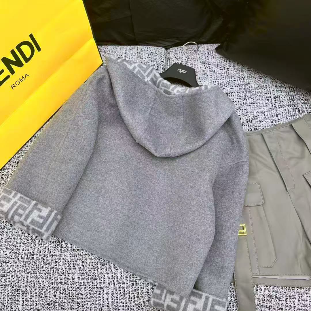 Fendi Contrast-Pocket Hooded Jacket - Grey