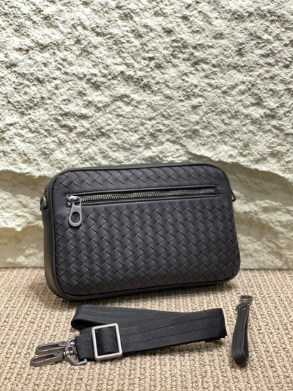 Bottega Veneta Crossbody Bag Zip Front - Black