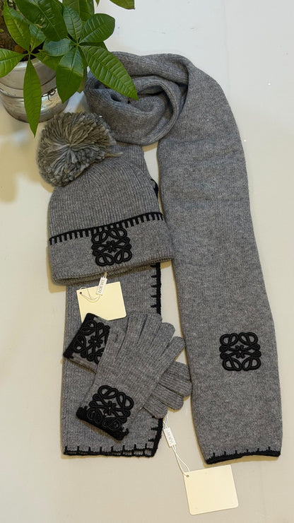 Loewe Scarf & Beanie - Grey