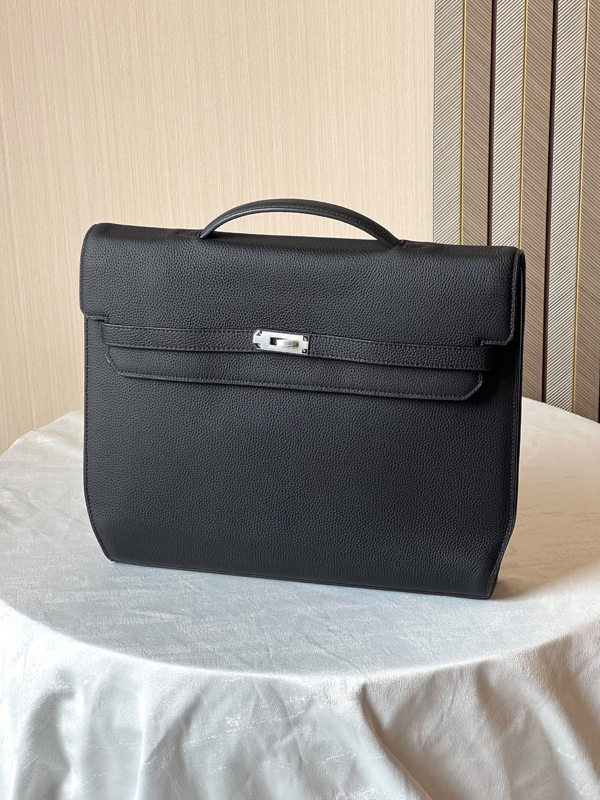 Hermès Single-Handle Laptop Bag - Black