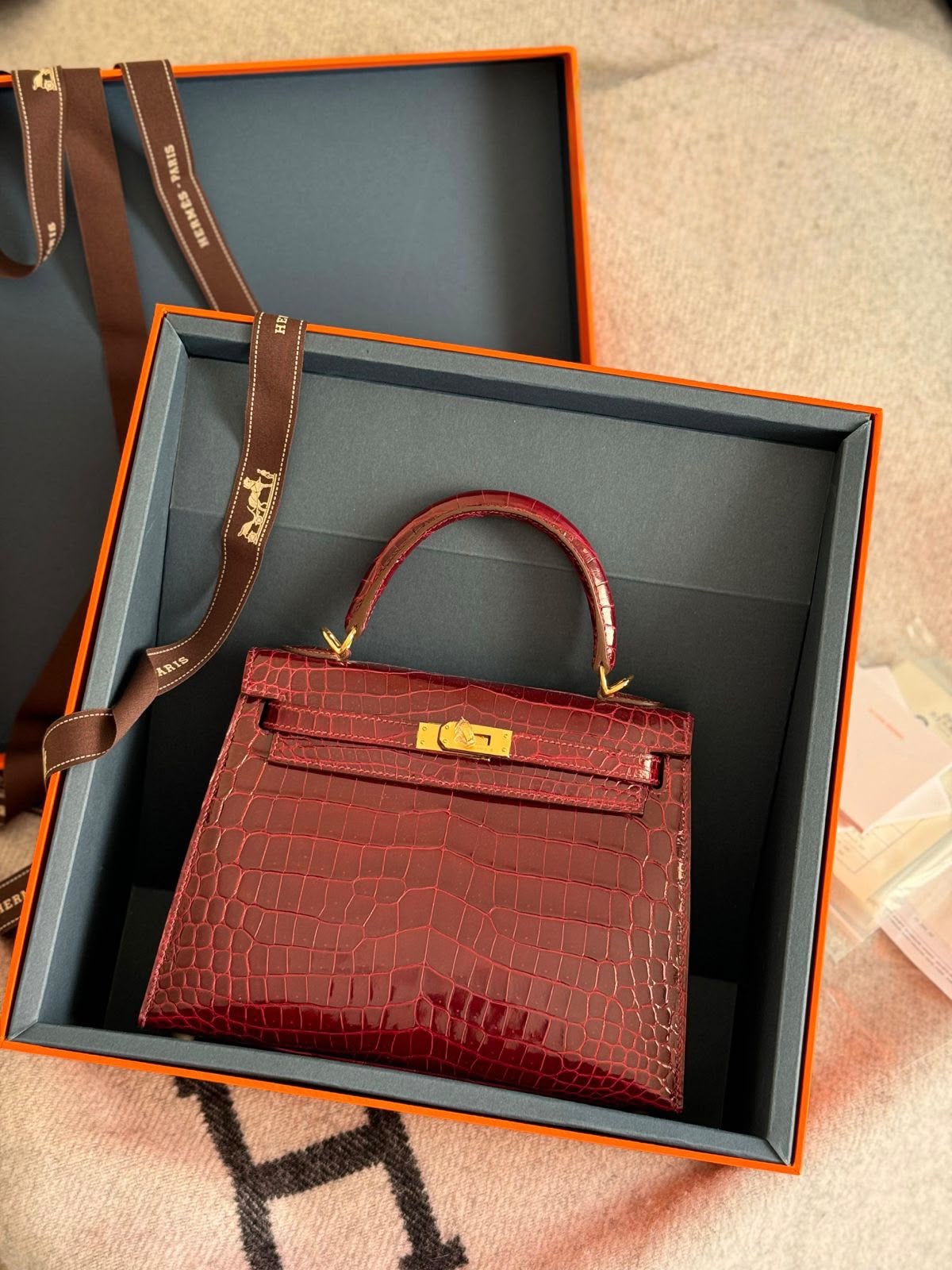 Hermès Handbag - Burgundy