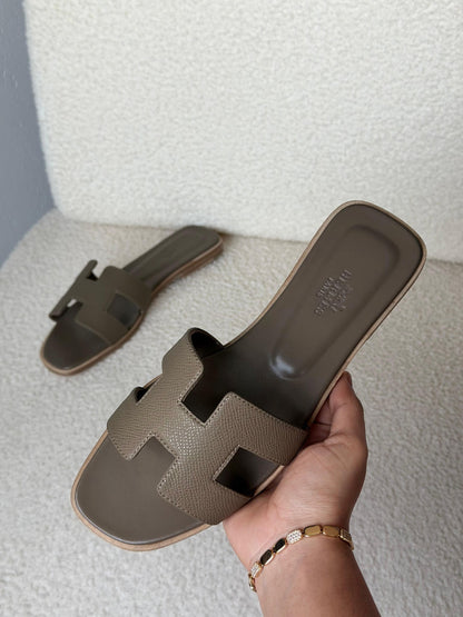 Hermès Slippers - Grey