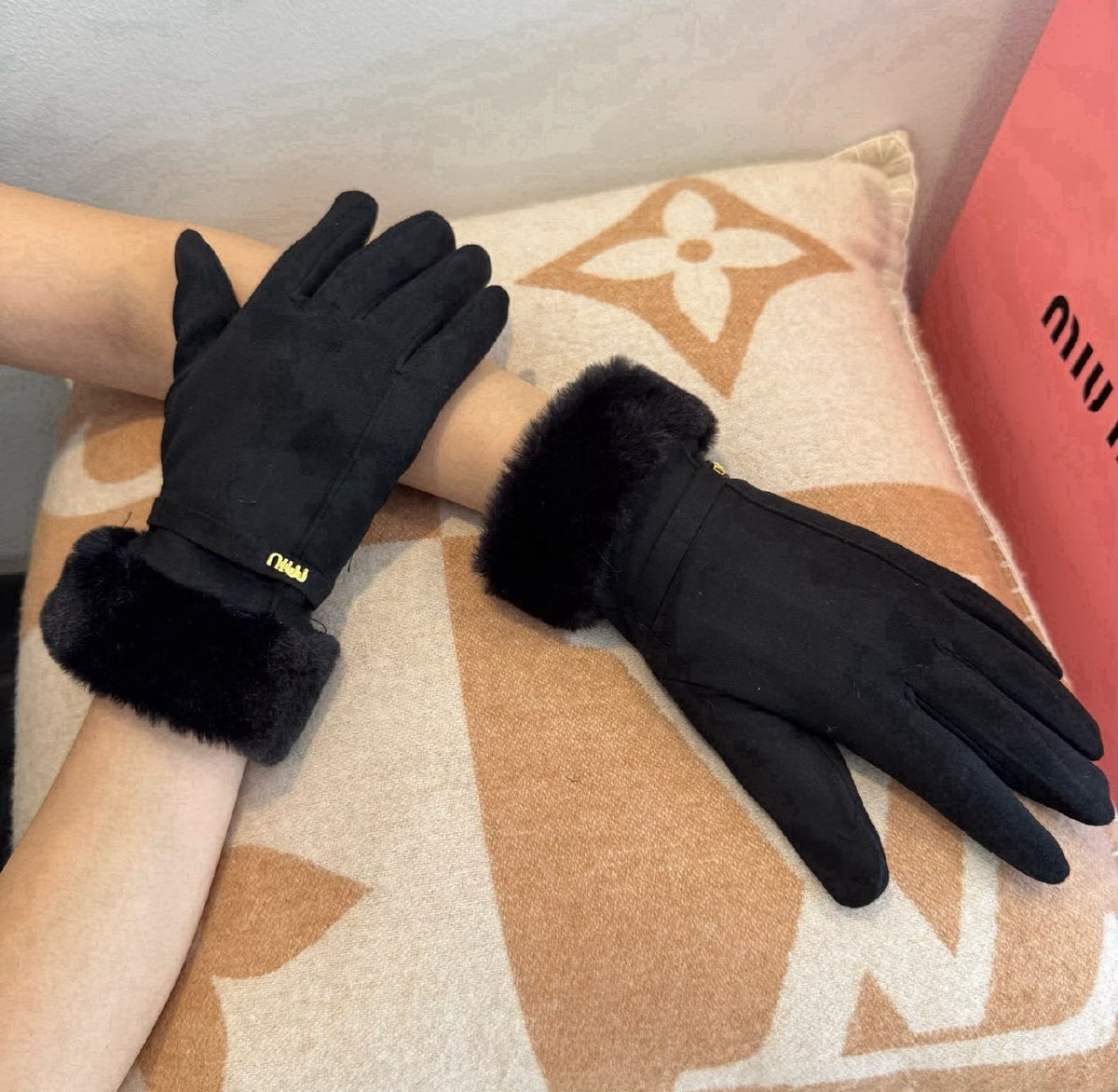 Miu Miu Gloves - Black