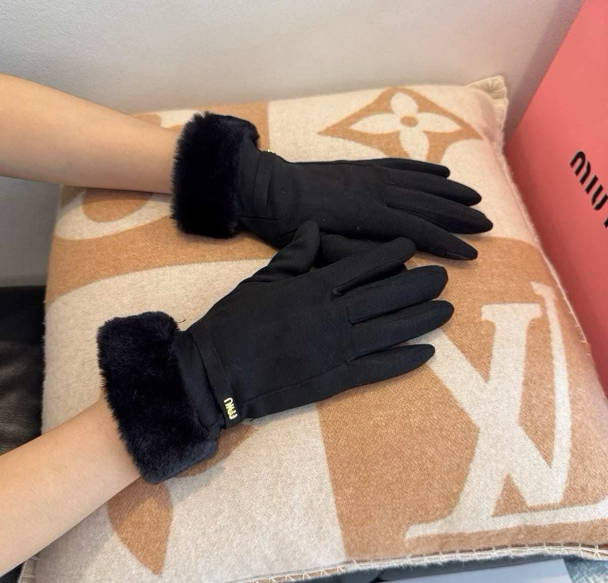 Miu Miu Gloves - Black