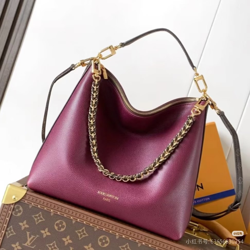 Louis Vuitton Shoulder Bag - Burgundy