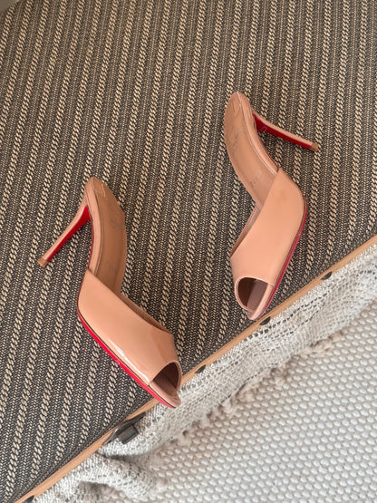 Christian Louboutin Wide-Band Heels - Beige