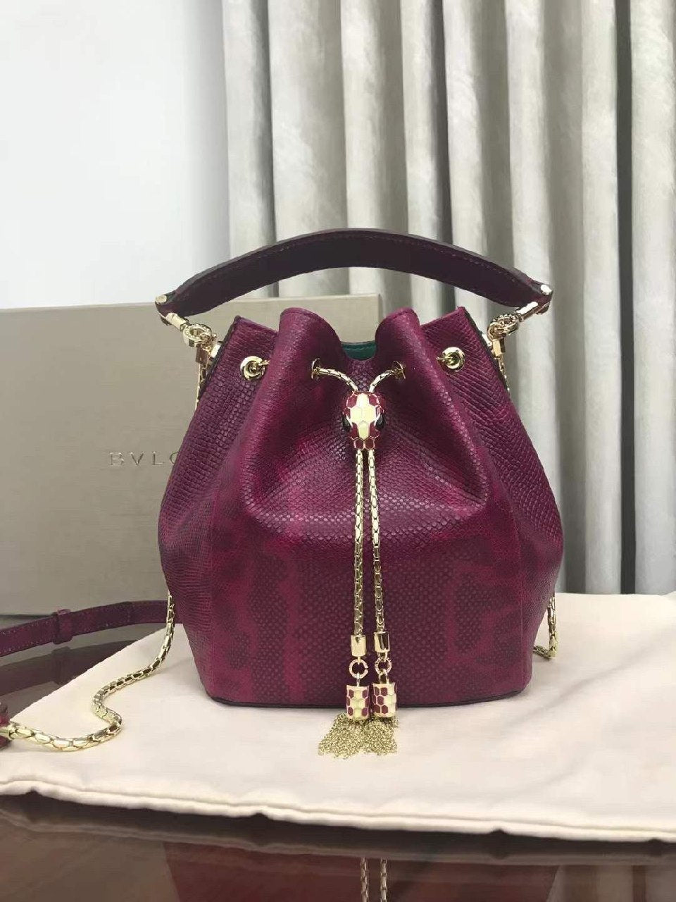 Bulgari Bucket Shoulder Bag - Burgundy