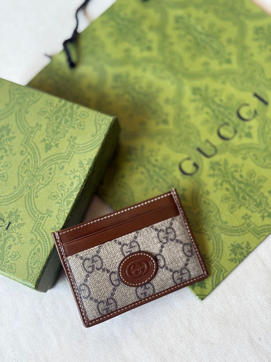 Gucci Medallion Card Holder - Beige