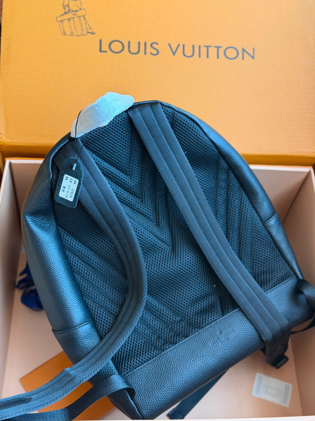 Louis Vuitton Pebbled Pocket Backpack - Black