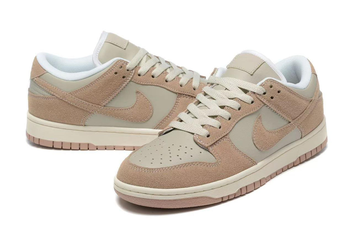 Nike Sneakers - Beige