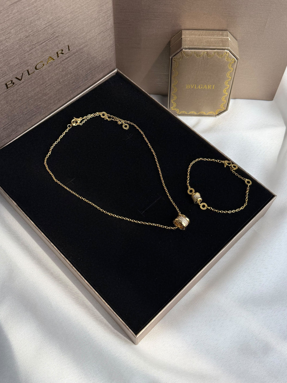 Bulgari Cylinder Pendant Jewelry Set - Gold
