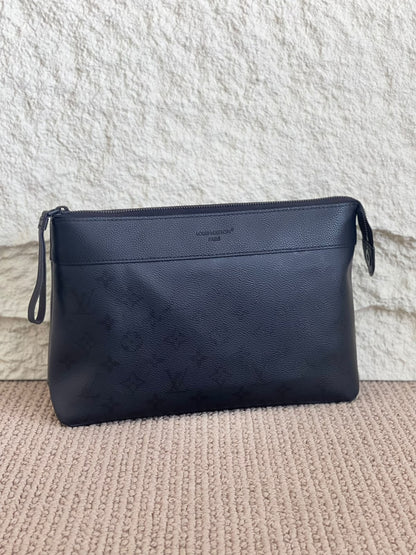 Louis Vuitton Clutch - Black