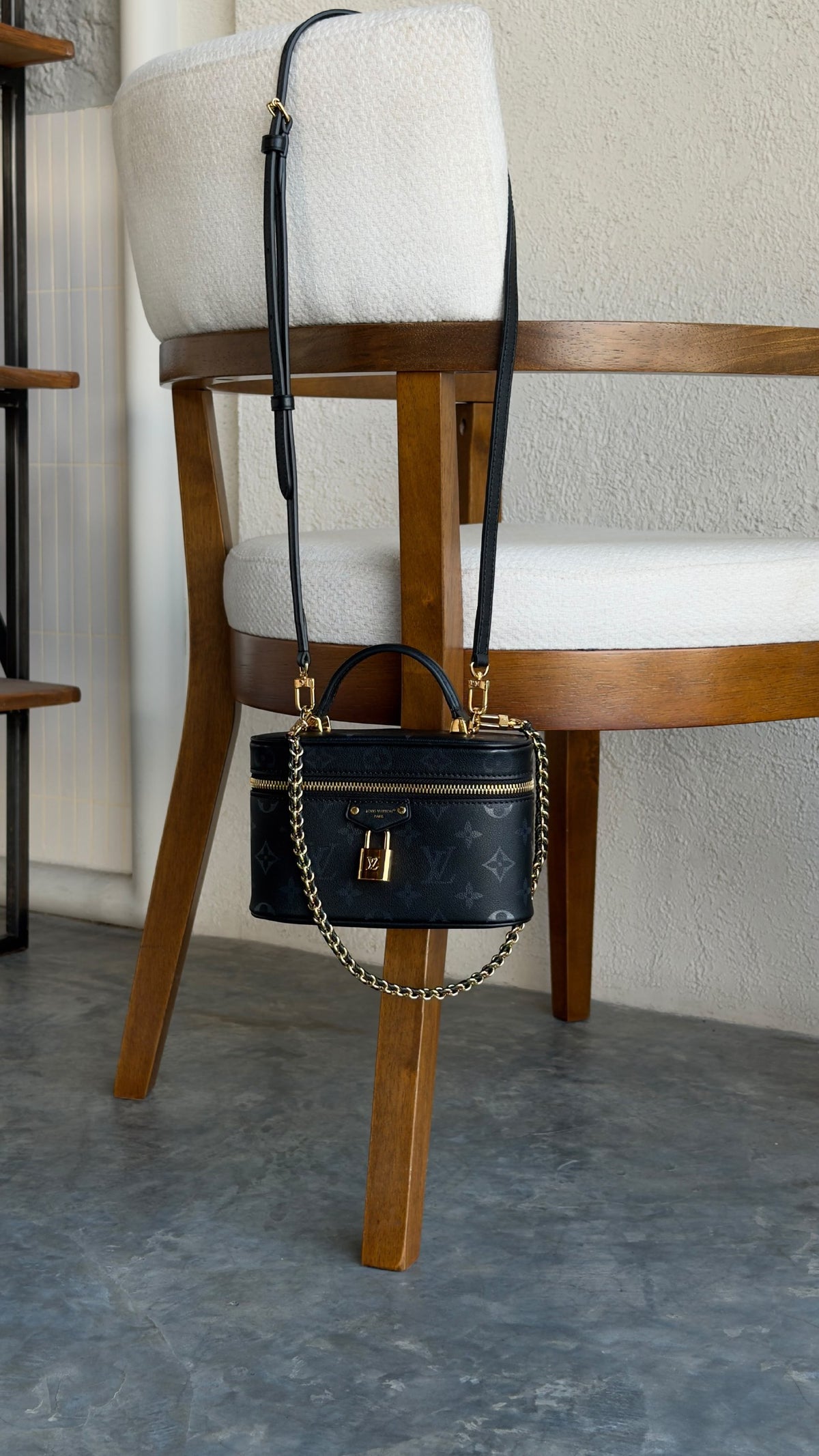 Louis Vuitton Vanity Chain Pouch - Black Monogram