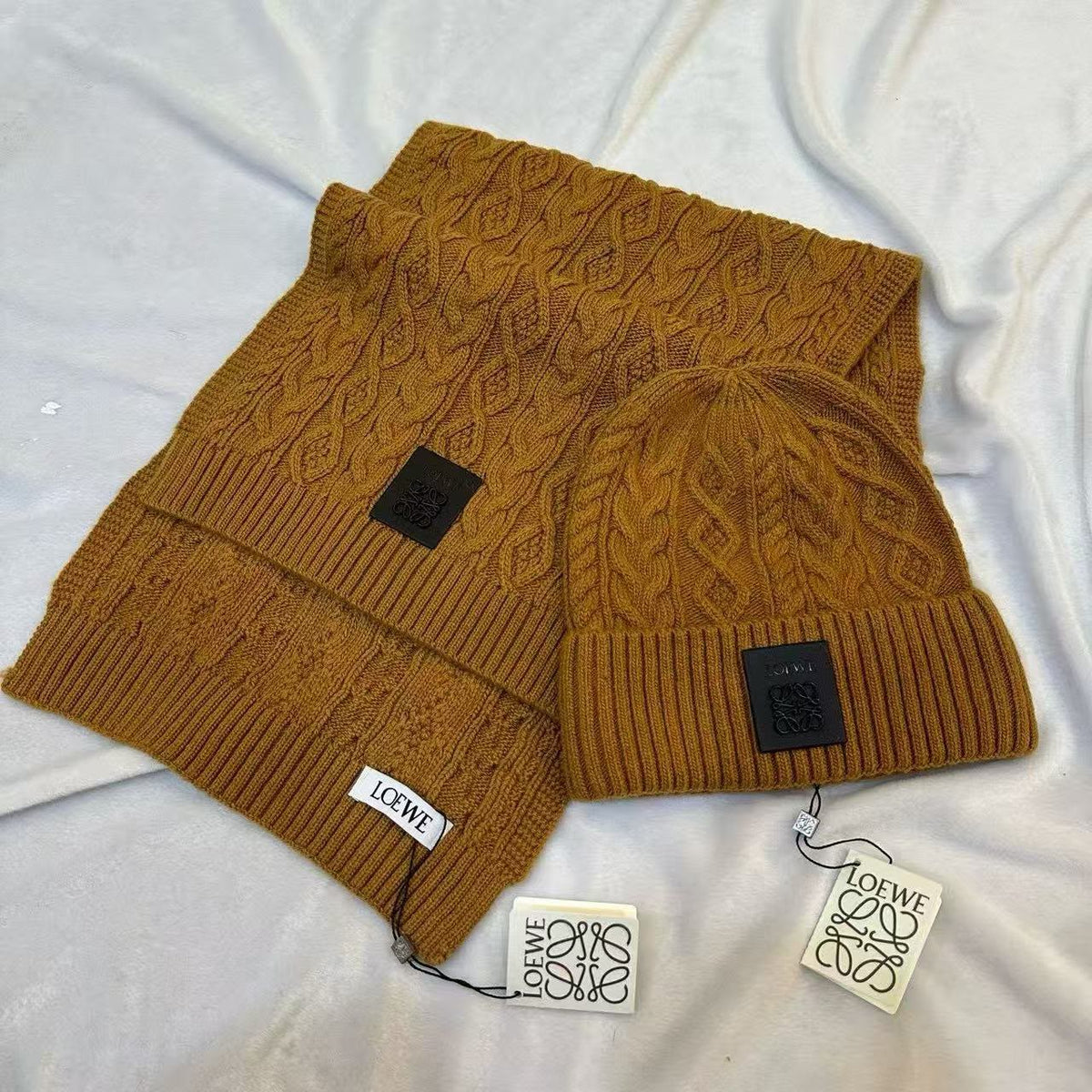 Loewe Scarf & Beanie - Brown
