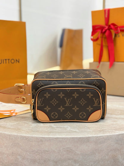 Louis Vuitton Toiletry Bag - Brown Monogram