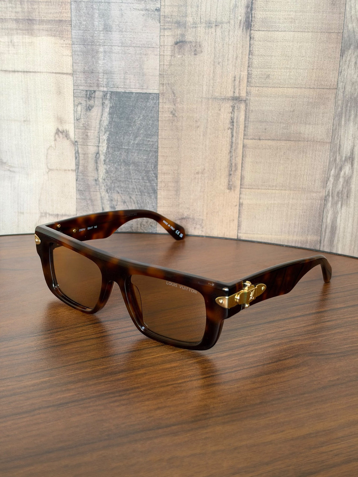 Louis Vuitton Clasp-Temple Sunglasses - 