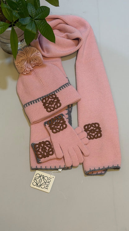 Loewe Scarf & Beanie - Pink