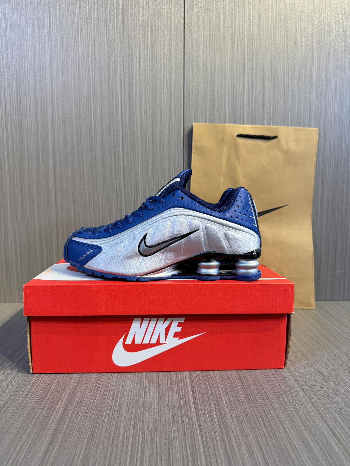 Nike Shox R4 Blue Silver Sneakers - 
