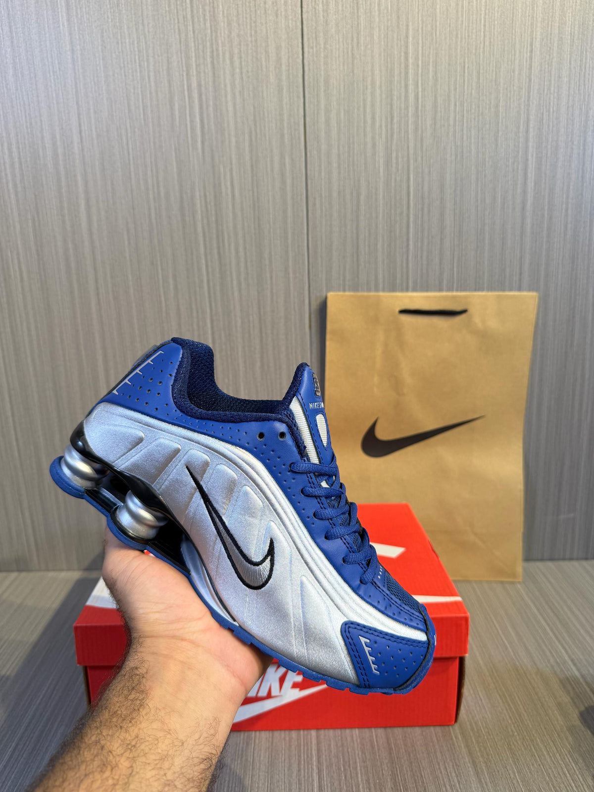 Nike Shox R4 Blue Silver Sneakers - 