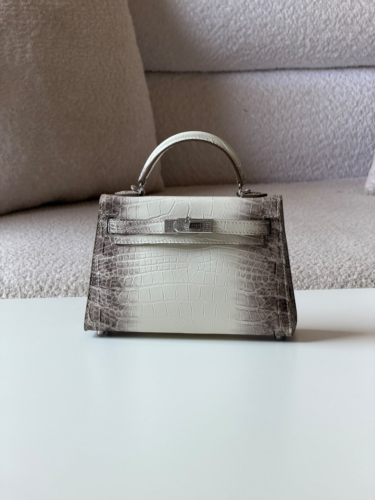 Hermès Mini Kelly Handbag - White Embossed