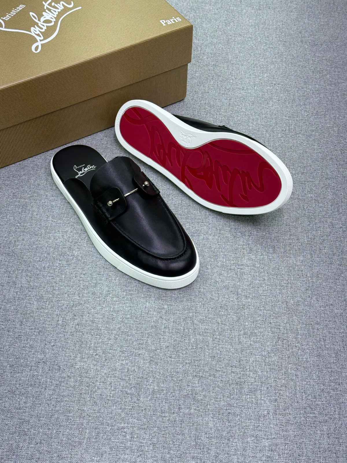 Christian Louboutin Mule - Black