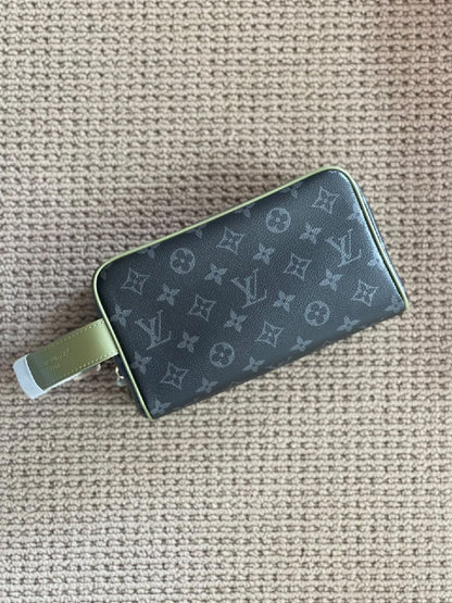 Louis Vuitton Wash Bag - Dark Grey Monogram