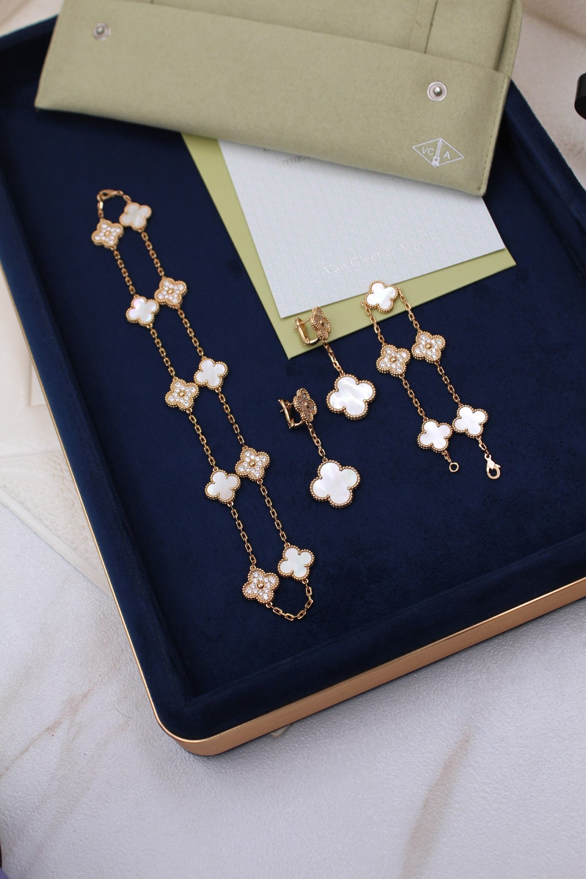 Van Cleef & Arpels Jewelry Set - White