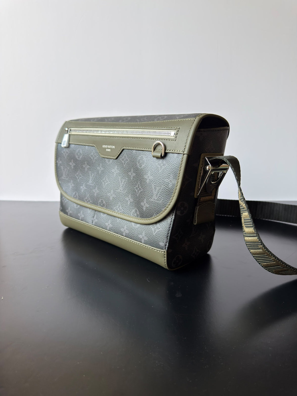 Louis Vuitton Messenger Bag - Silver Monogram