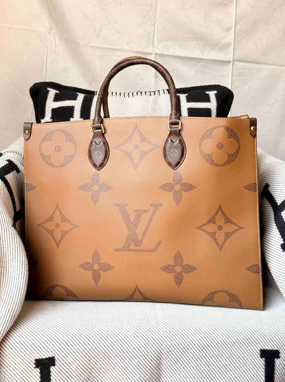 Louis Vuitton Hand Bag - 