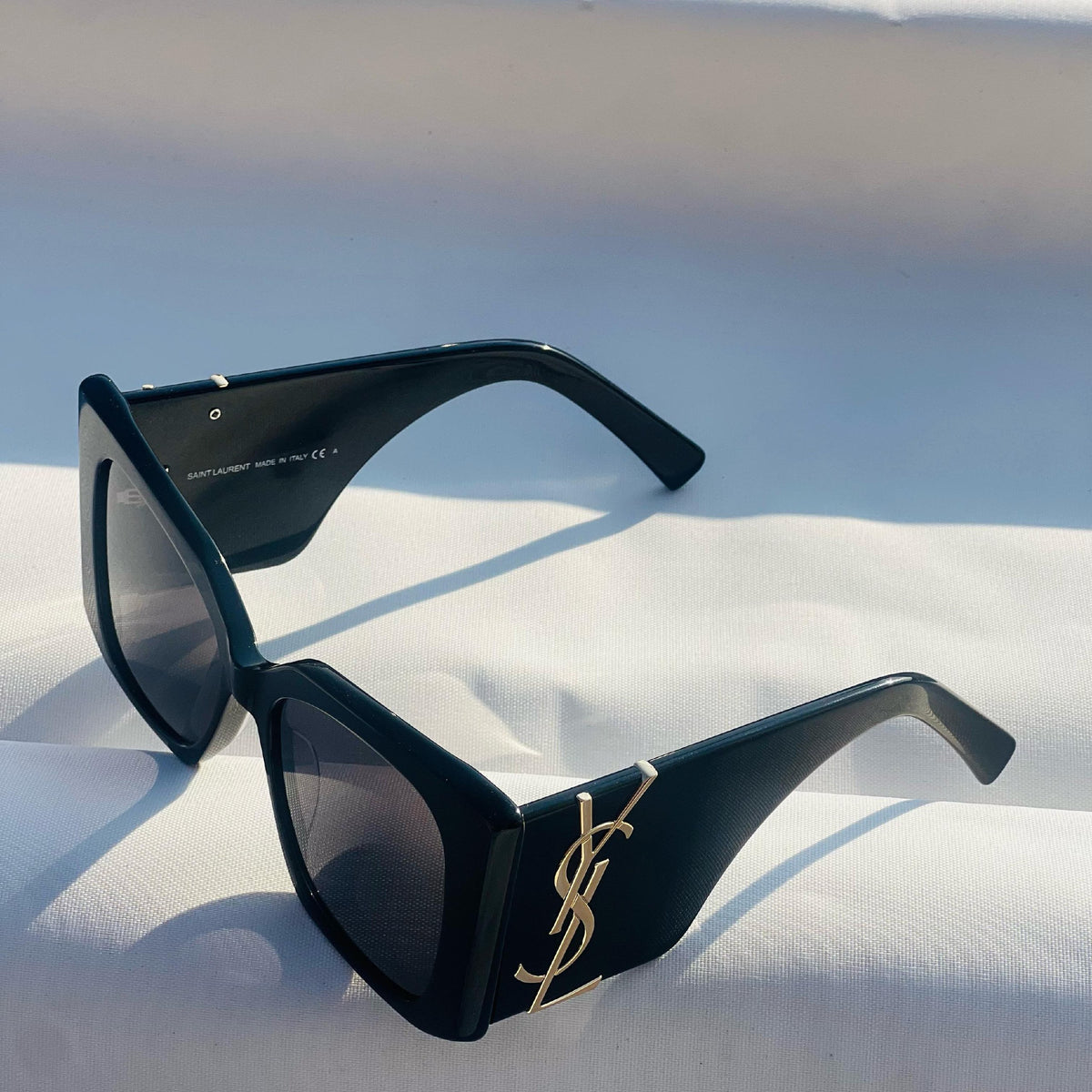 Saint Laurent Oversized Square Sunglasses - 
