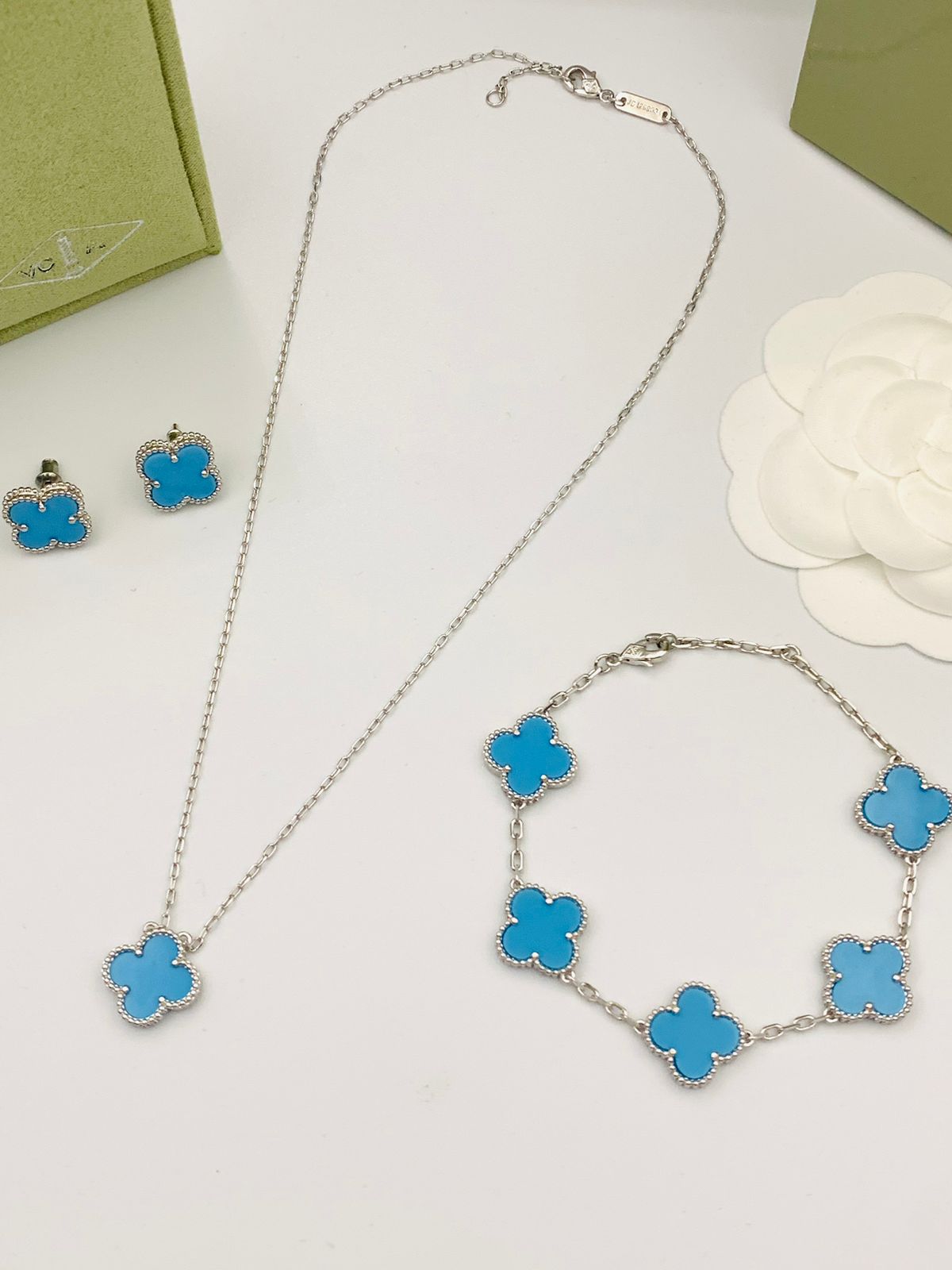 Van Cleef & Arpels Clover Jewelry Set - Light Blue