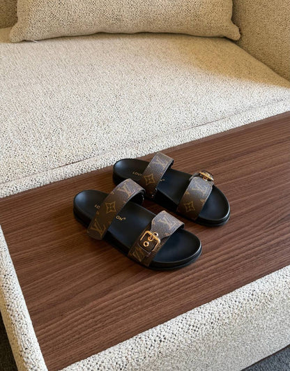 Louis Vuitton Slipper - 