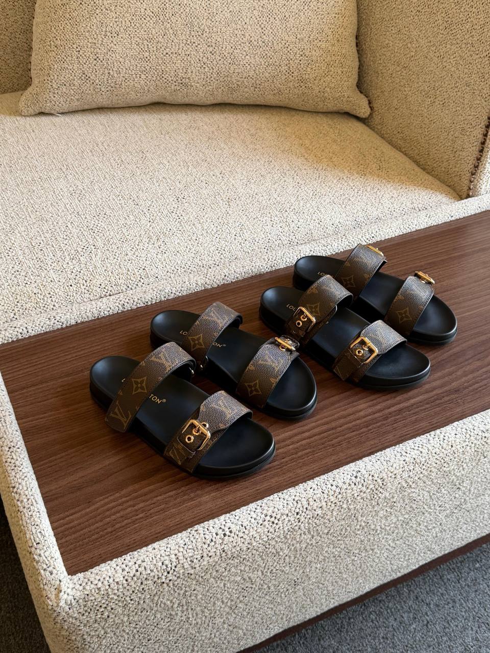 Louis Vuitton Slipper - 