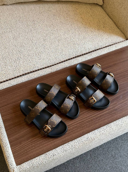 Louis Vuitton Slipper - 
