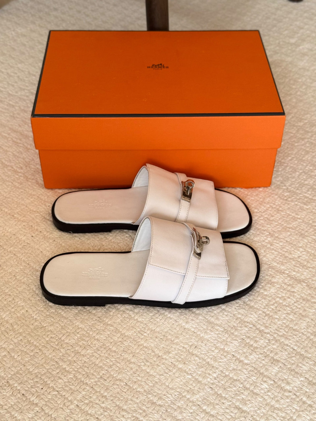 Hermès Buckle Slippers - White