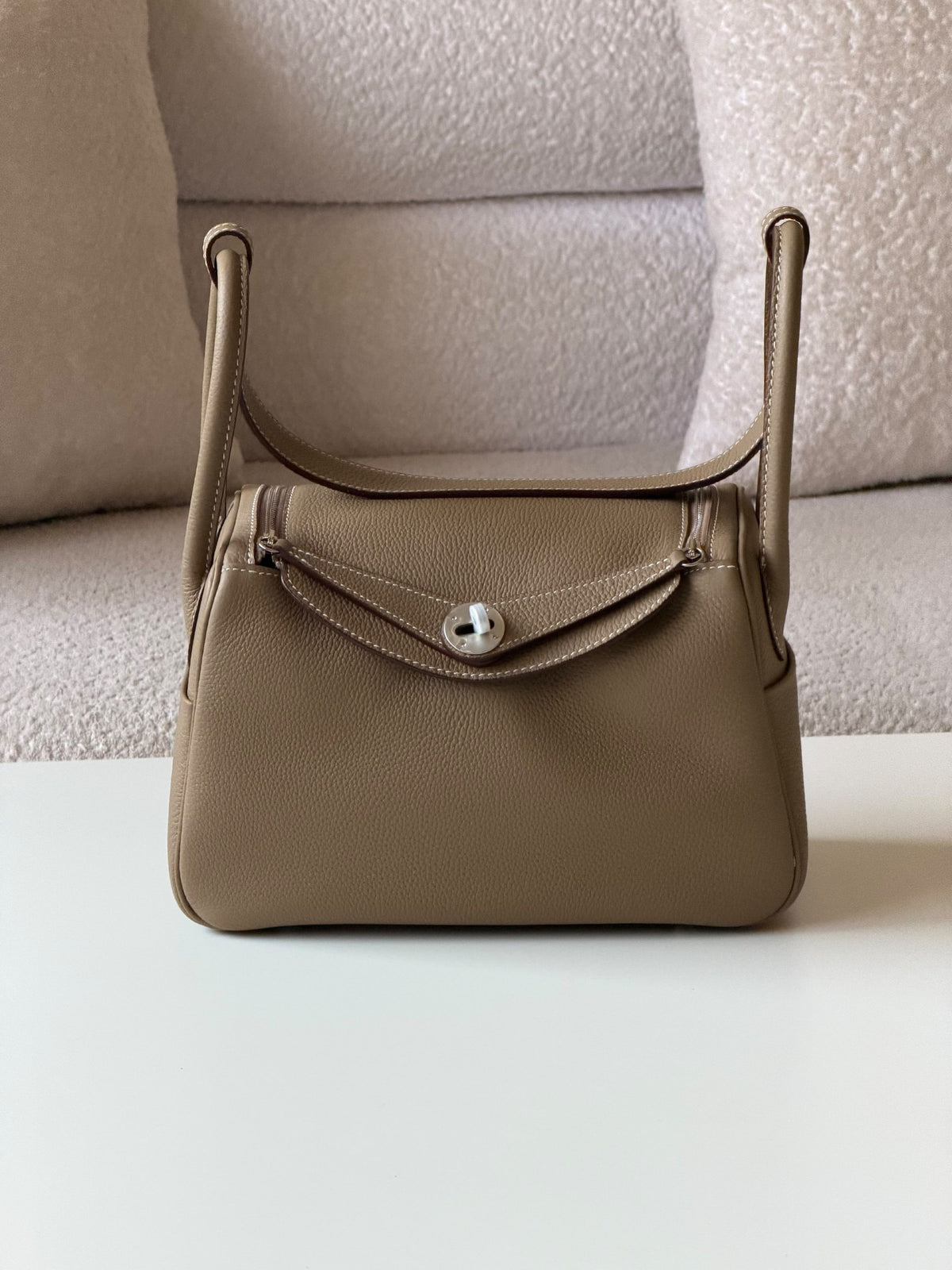 Hermès Lindy Shoulder Bag - Beige