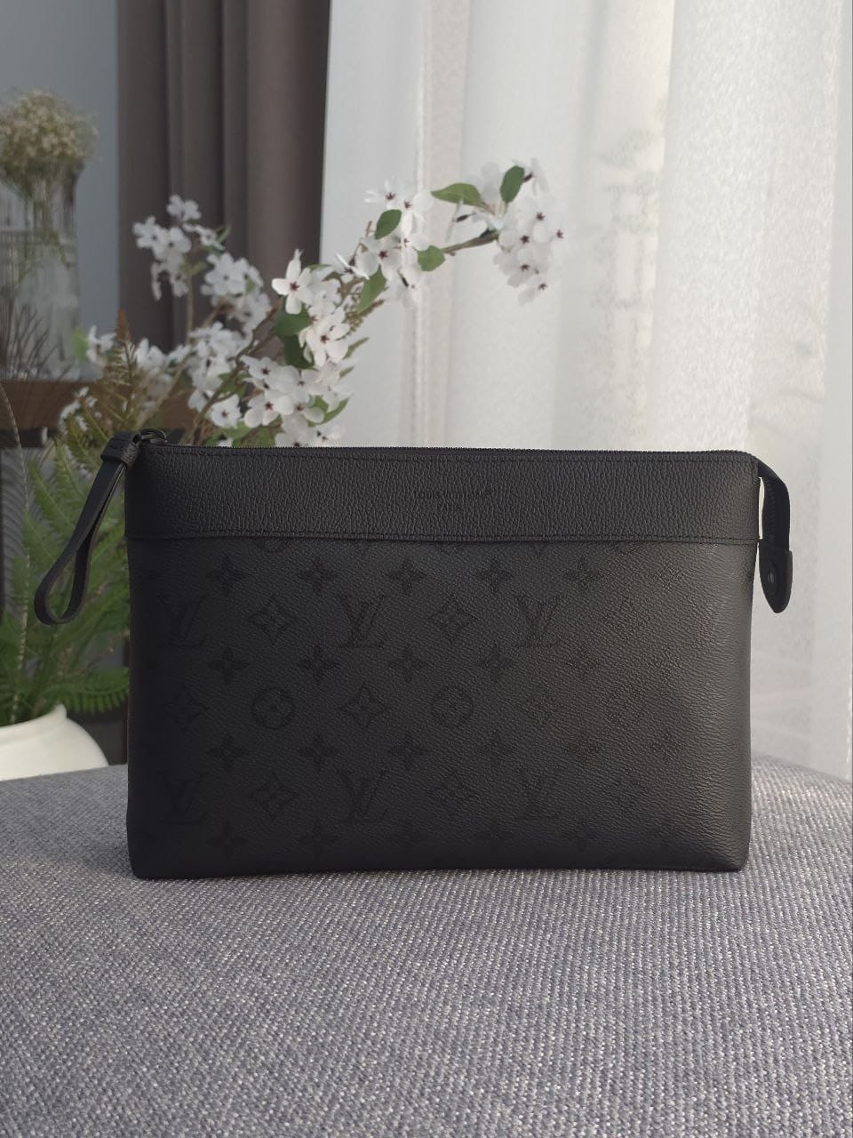 Louis Vuitton Clutch - Black Monogram