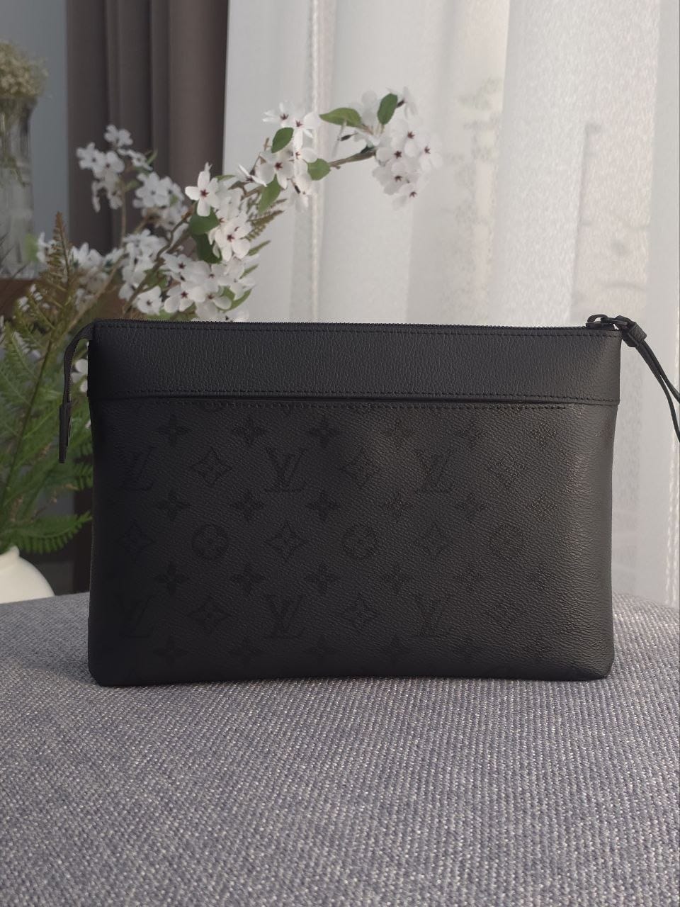 Louis Vuitton Clutch - Black Monogram