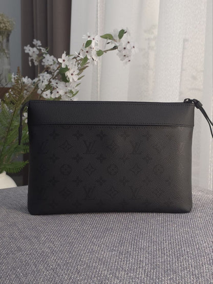 Louis Vuitton Clutch - Black Monogram