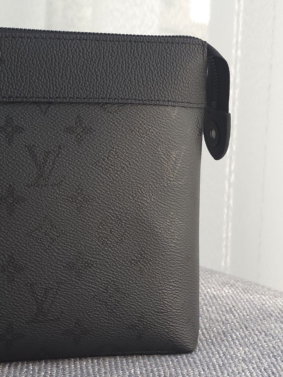 Louis Vuitton Clutch - Black Monogram