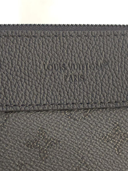 Louis Vuitton Clutch - Black Monogram
