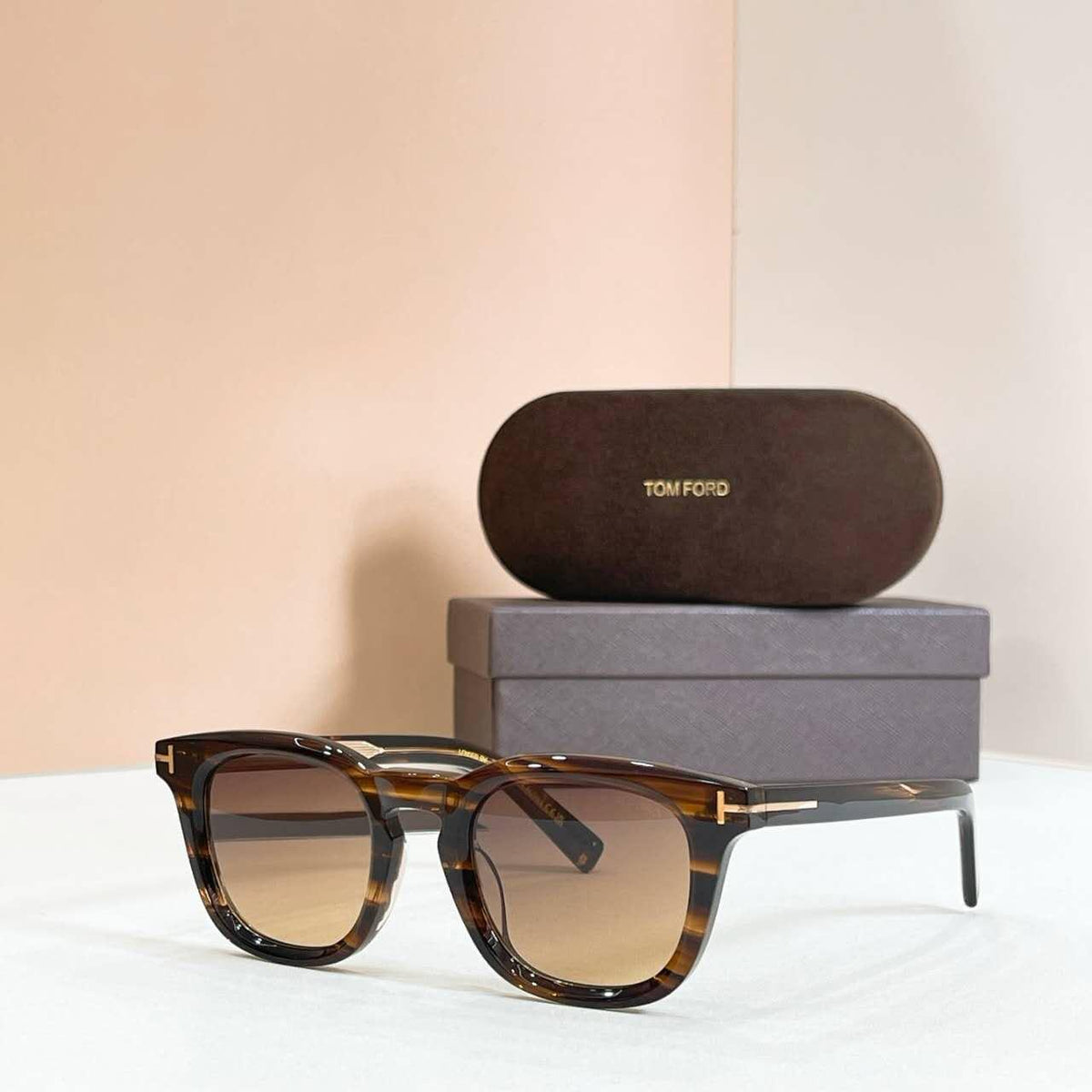 Tom Ford Sunglasses - Brown Tortoise & Brown Gradient