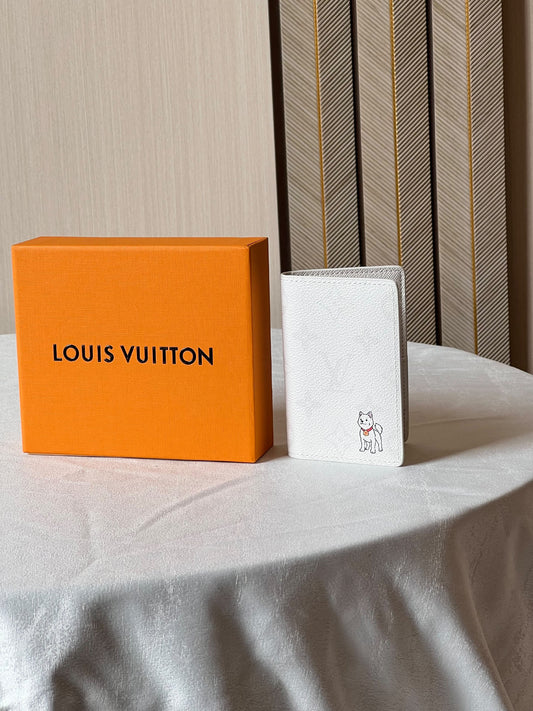 Louis Vuitton Card Holder Dog Detail - White