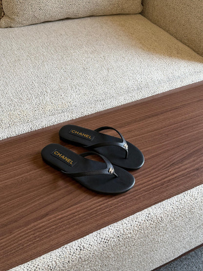 Chanel Logo Thong Slippers - Black