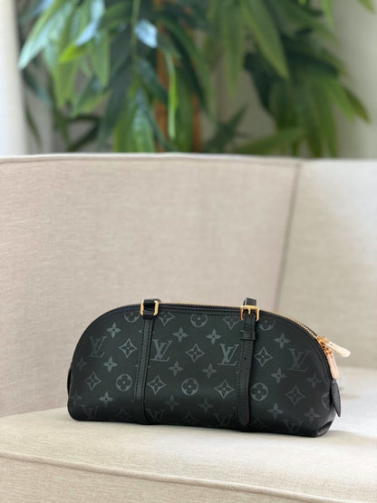 Louis Vuitton Handbag Barrel - Black Monogram