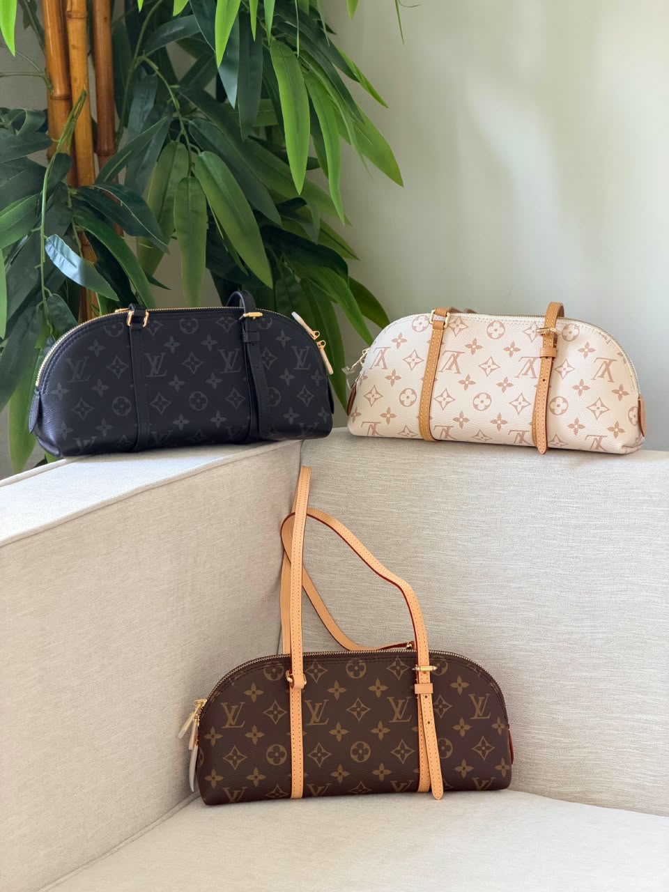 Louis Vuitton Handbag Barrel - Black Monogram