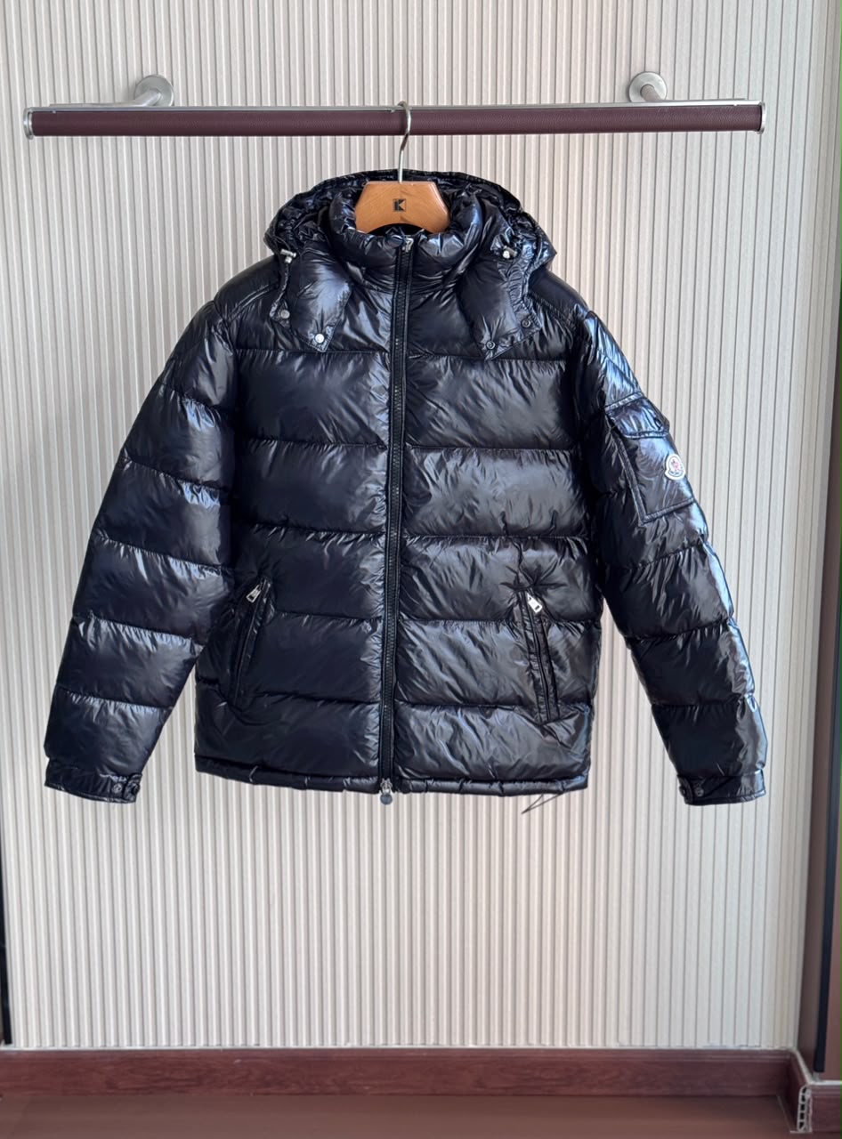 Moncler Puffer Jacket - Black