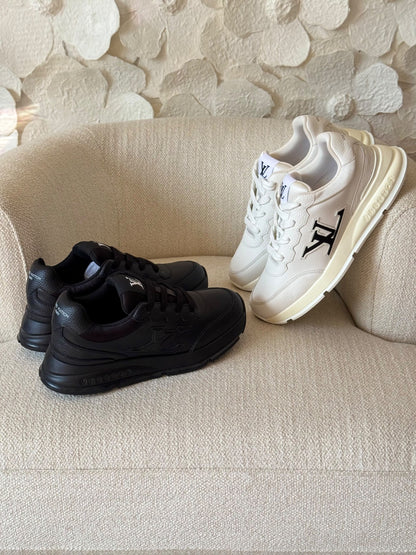 Louis Vuitton Sneakers - Black