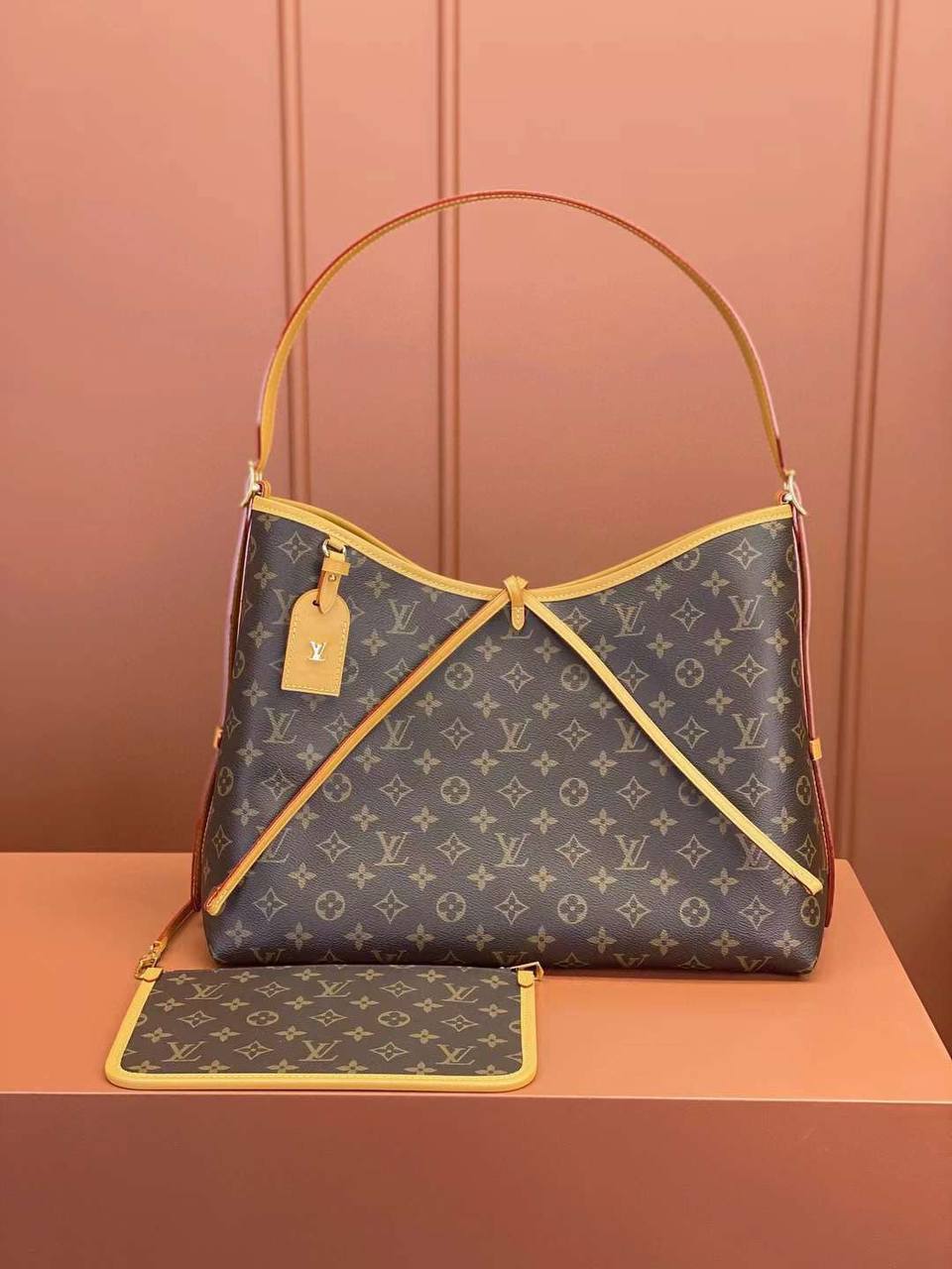 Louis Vuitto Shoulder Bag - 