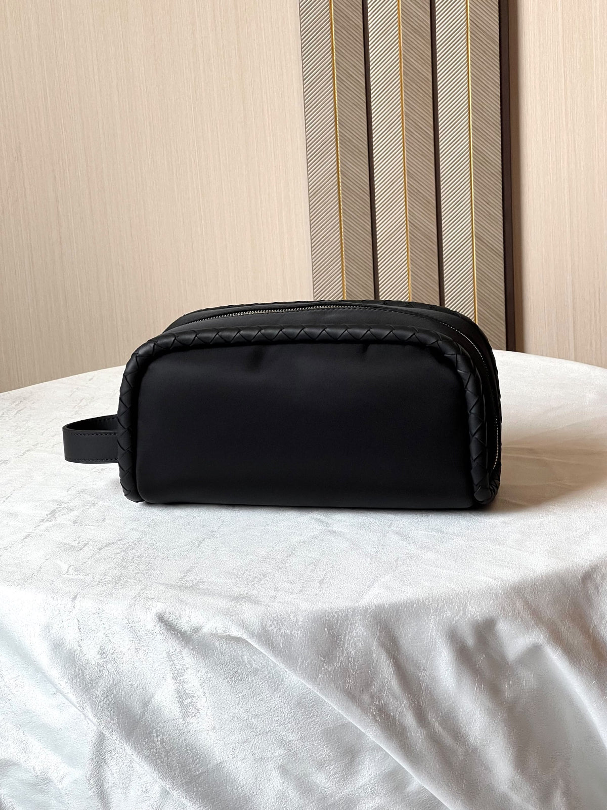 Bottega Veneta Braided-Trim Wash Bag - Black
